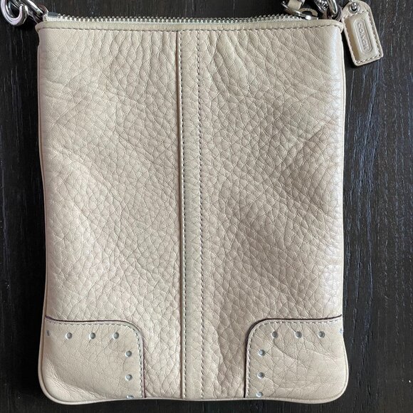 Coach Handbags - Coach Swingpack Crossbody Messenger Bag No.L05S-9760